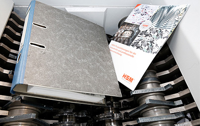 Aktenordner in Schneidwerk