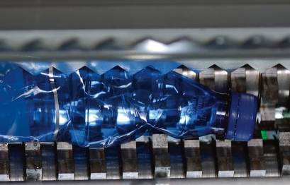 PET Flasche in HSM Crusher Schneidwerk